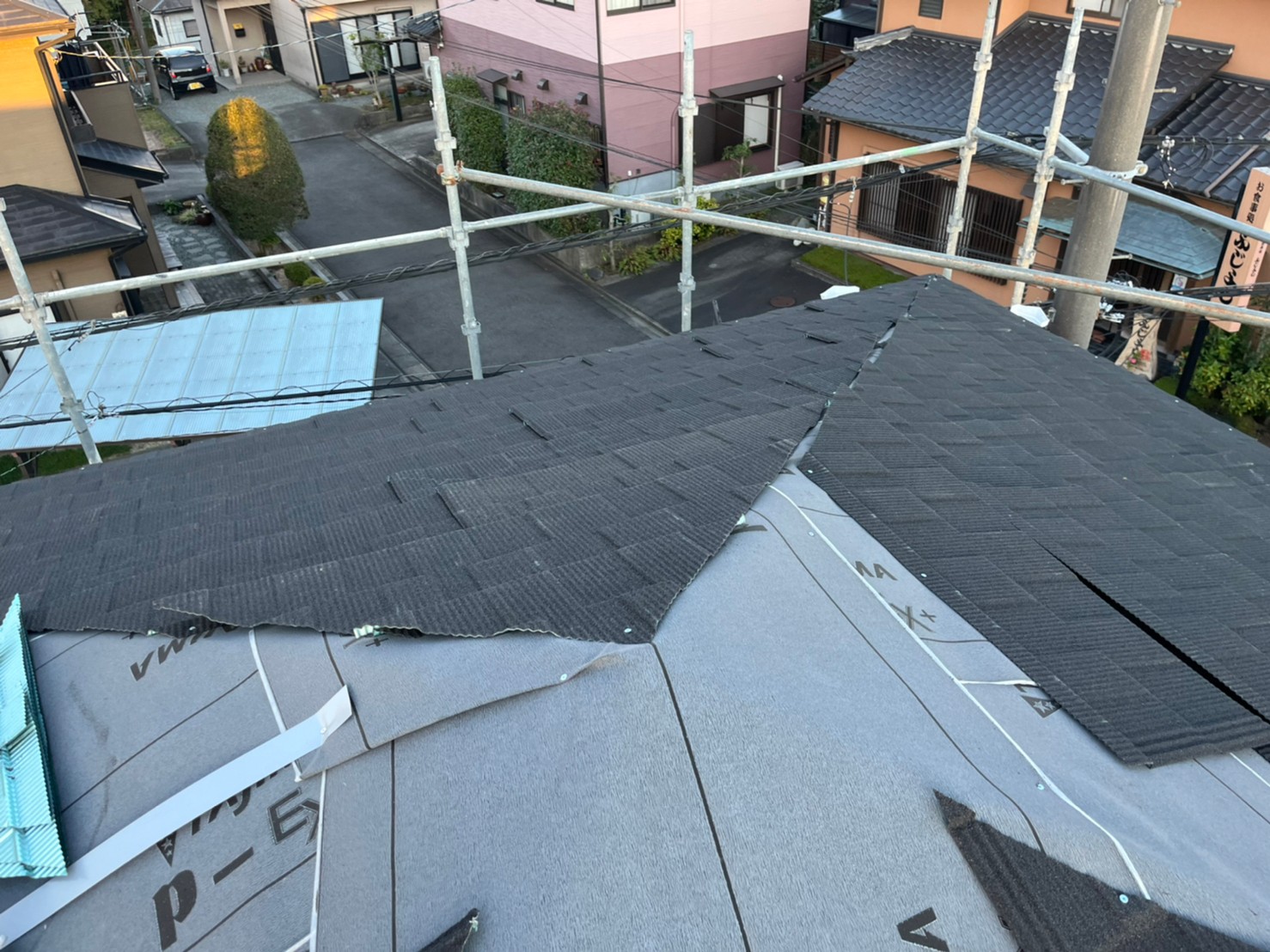 静岡県富士宮市　屋根カバー工事　新規屋根材設置
