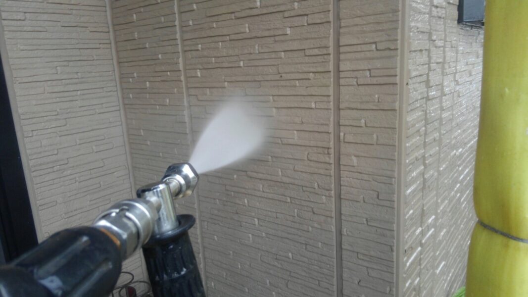 静岡県富士市　S様邸　外壁塗装工事　高圧洗浄を行いました！