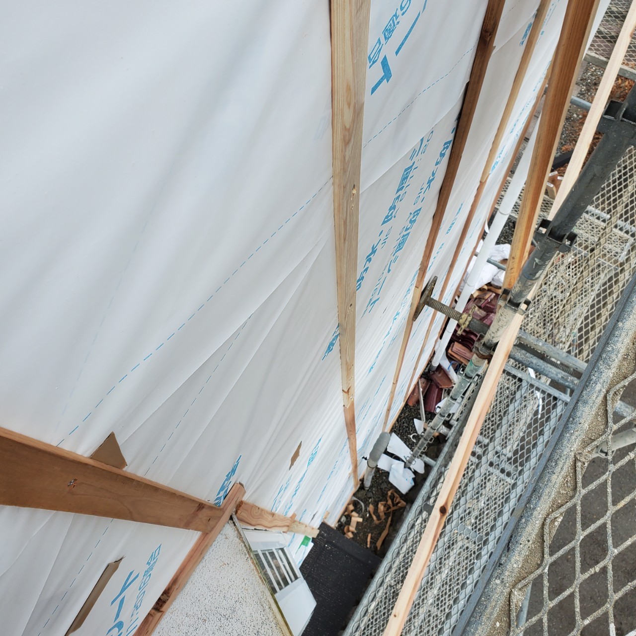 静岡県富士宮市　外壁カバー工事・屋根葺き替え工事　外壁下地の取り付け　外壁通気工法とは？