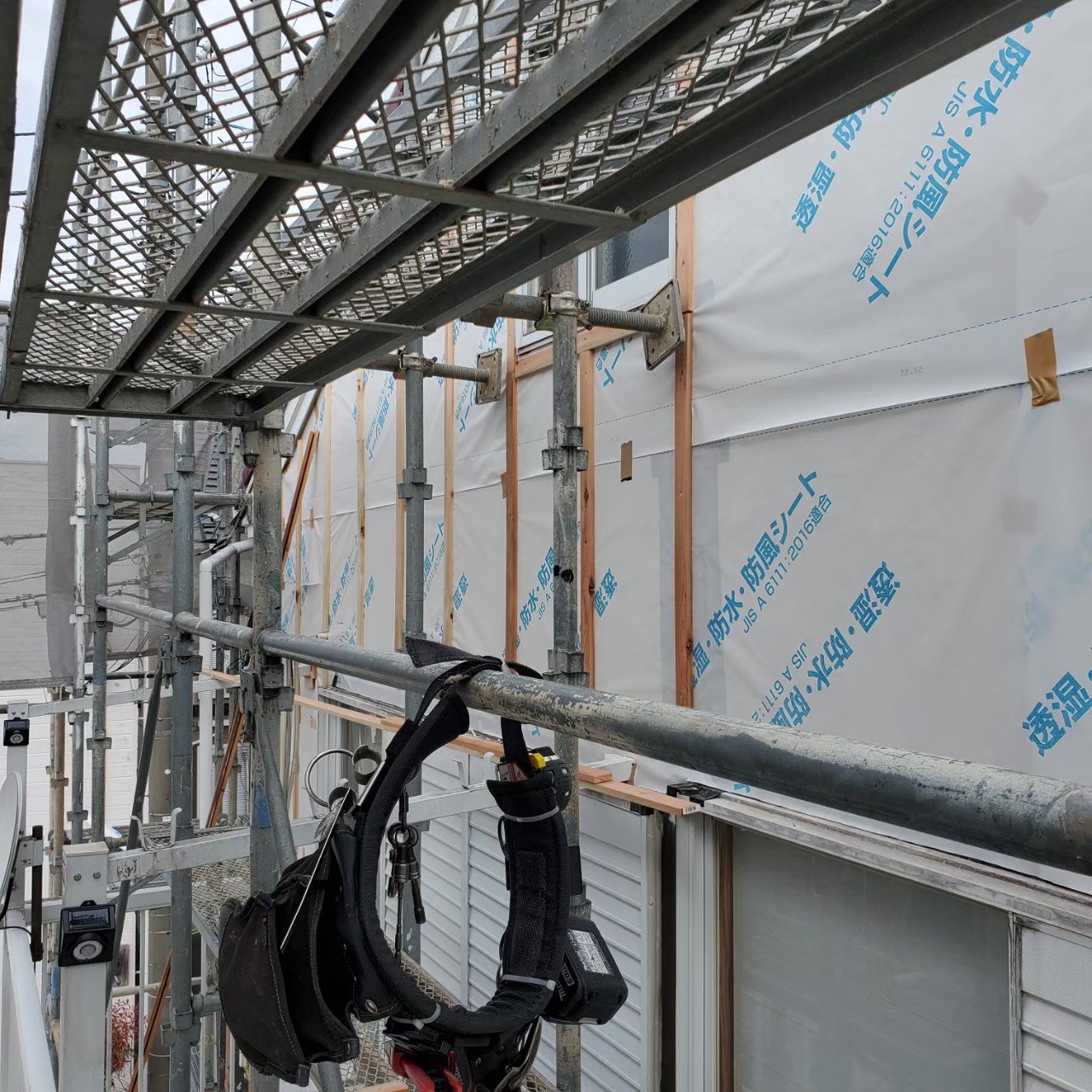 静岡県富士宮市　外壁カバー工事・屋根葺き替え工事　新規サイディング張り