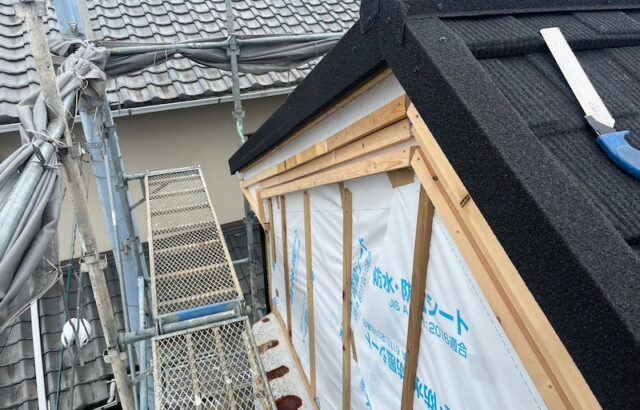 静岡県富士宮市　外壁カバー工事・屋根葺き替え工事　木下地取り付け〜外壁材張り