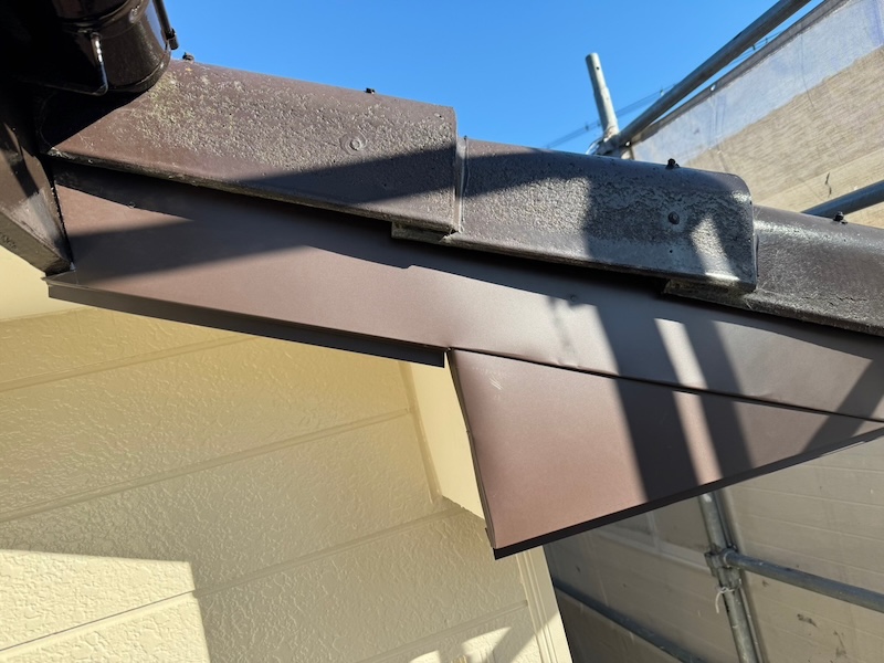 静岡県焼津市　外壁塗装工事　破風板の板金巻き工事　新規板金取り付け