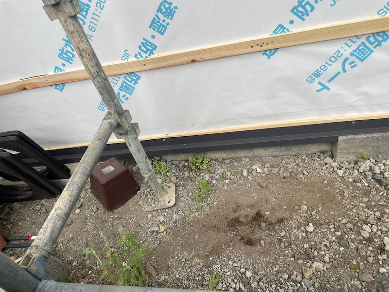 静岡県富士市　外壁カバー工事　土台水切りの取り付け