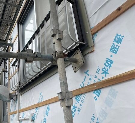 静岡県富士市　外壁カバー工事　開口部の板金処理と外壁張り