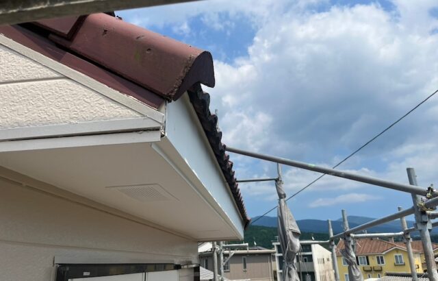 静岡県御殿場市　外壁塗装工事　破風板板金巻き工事