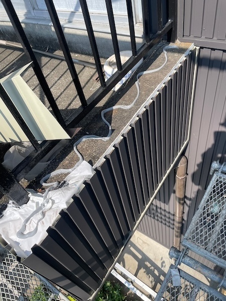 静岡県富士市　外壁カバー工事　ベランダ立ち上がり板金工事