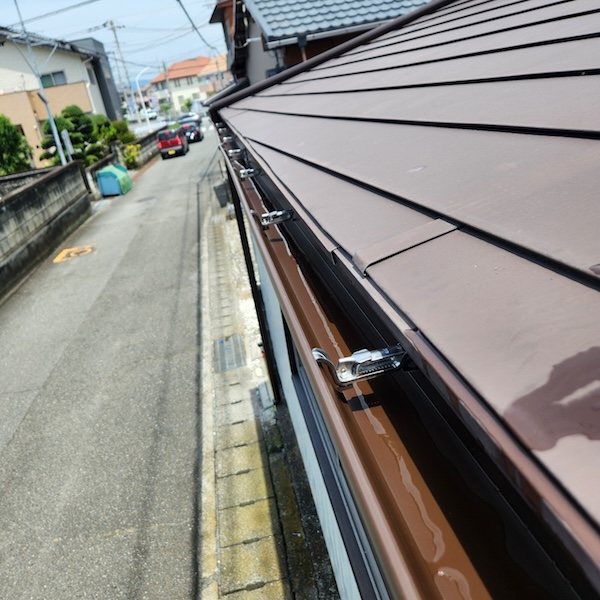 静岡県富士市　雨樋工事｜軒樋取り付け〜仕上がり確認