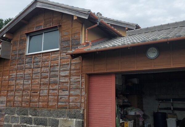 静岡県富士宮市杉田にて外壁重ね張り工事と雨樋交換を実施いたしました！