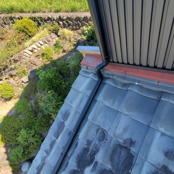 静岡県富士宮市杉田｜雨樋交換工事 縦樋と這い樋を設置