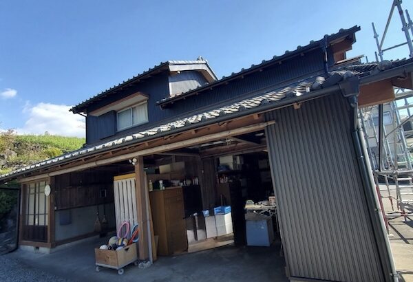 静岡県富士宮市杉田　外壁重ね張り工事・雨樋交換工事「新築のようになってとても満足しています！」