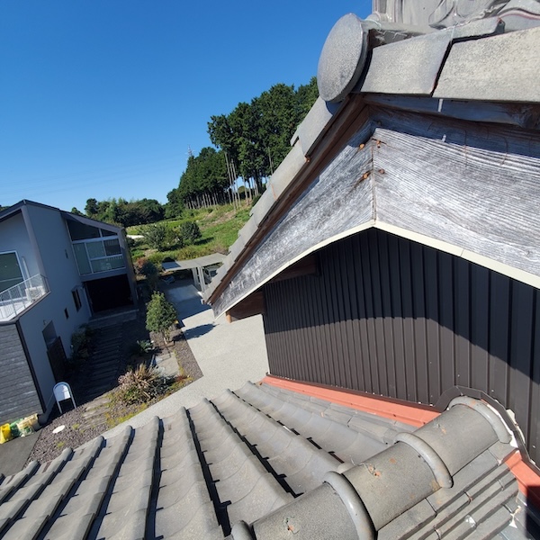 静岡県富士宮市杉田｜破風板の板金巻き 施工前〜板金張りまでをレポート