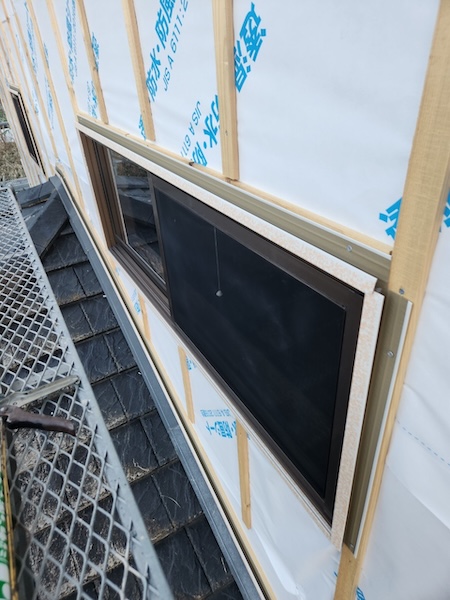 外壁リフォームの豆知識！見た目をスッキリさせる見切り材とは？