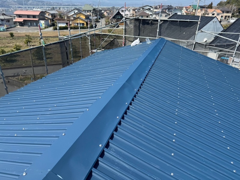 静岡県富士市|屋根の棟板金を設置しました