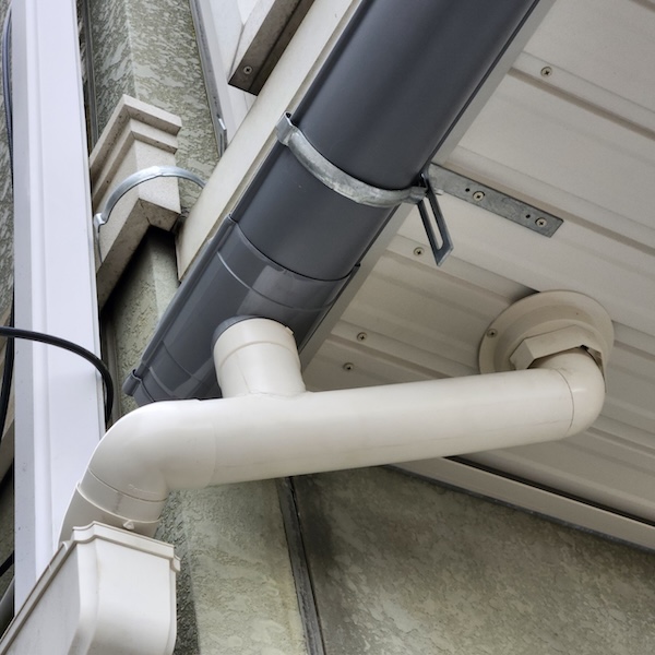 雨樋の取り付けと排水の最終確認をレポート｜静岡県富士宮市