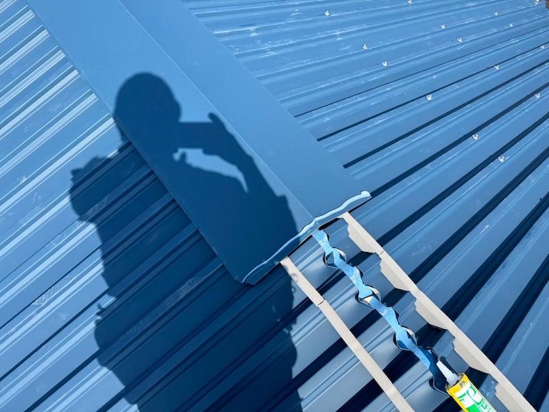 静岡県富士市|屋根の棟板金を設置しました