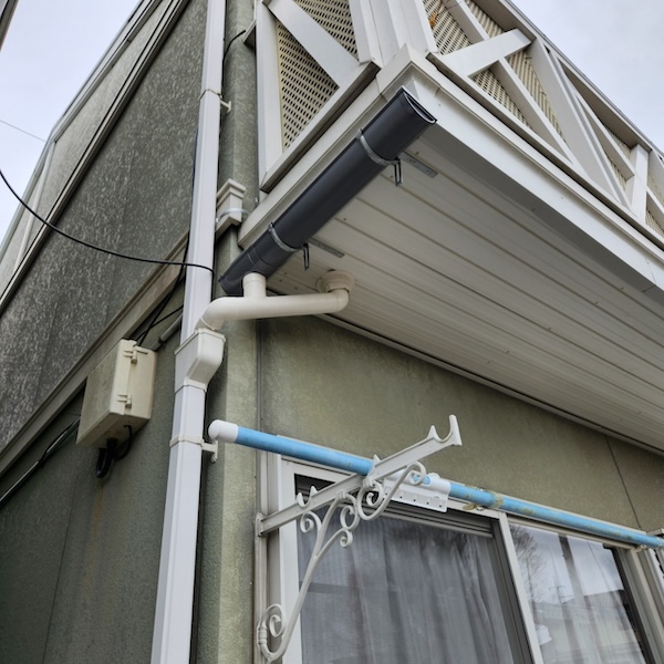 雨樋の取り付けと排水の最終確認をレポート｜静岡県富士宮市