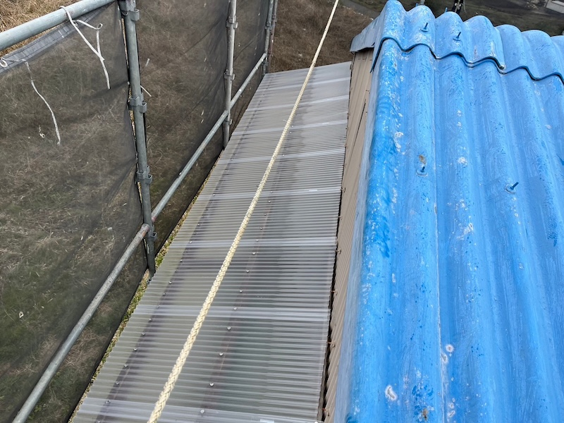 妻側の屋根に水切りと雨押さえを取り付けました|静岡県富士市