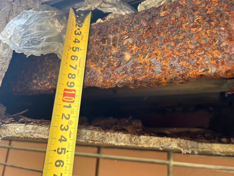 静岡県富士市｜出窓底部の欠損を修理しました！施工前をレポート