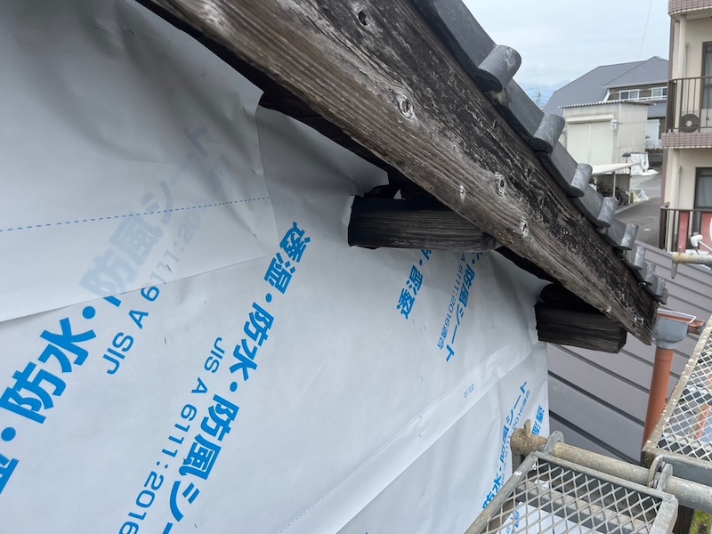 静岡県富士宮市｜下見板の外壁をカバー工法でリフォーム！防水紙を張りました！