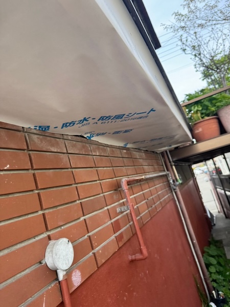 水の浸透を防ぐ防水紙を張りました|静岡県富士市