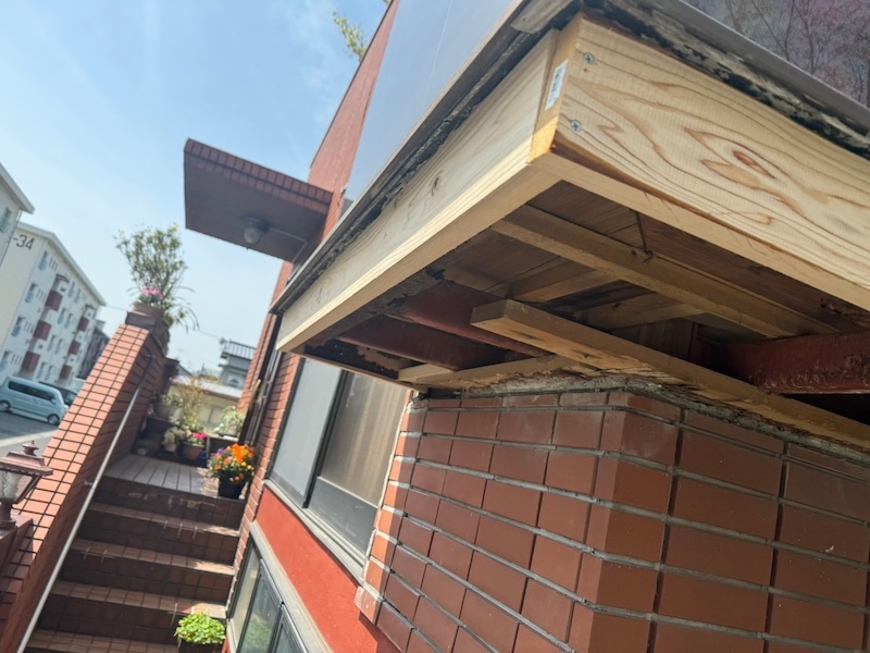 静岡県富士市｜出窓底部の解体箇所 木下地組みを行いました！