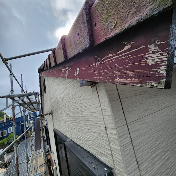 破風板と幕板の板金巻き工事のご依頼がありました!|静岡県静岡市清水区