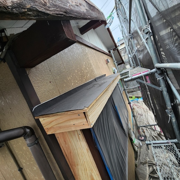 静岡県焼津市|出窓庇 ルーフィングの敷設と板金を張り付け