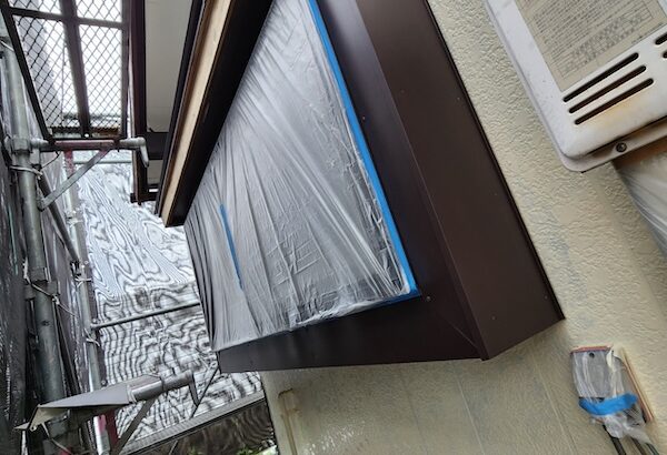 出窓の側面と底面に板金を張り付けました｜静岡県焼津市