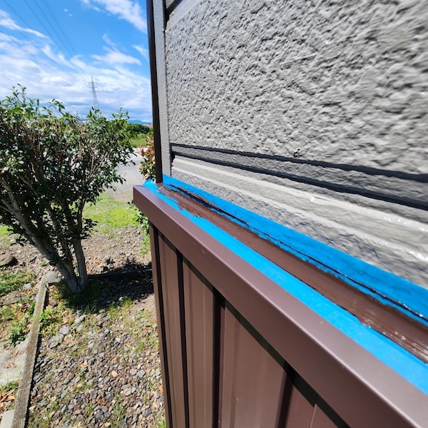 静岡県榛原郡吉田町｜新規金属系サイディング張り・シーリング処理を行いました！