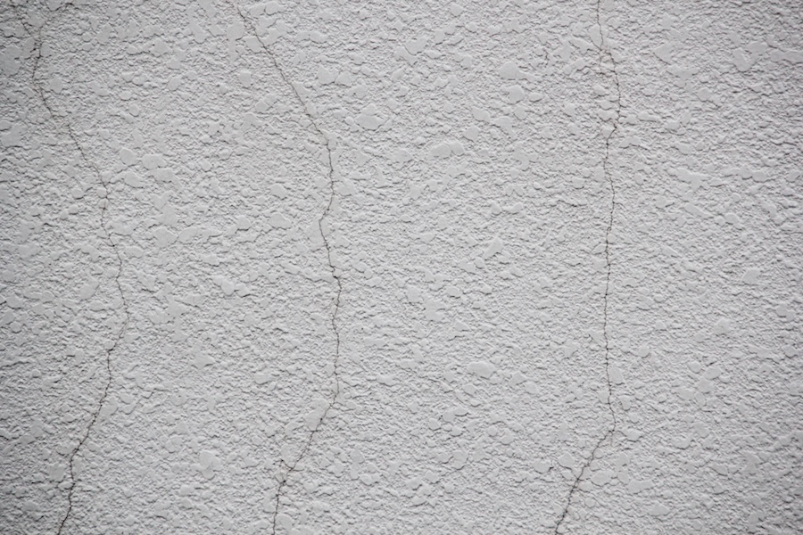 外壁塗装の時期を知らせる劣化症状とは？プロが教える見極め基準