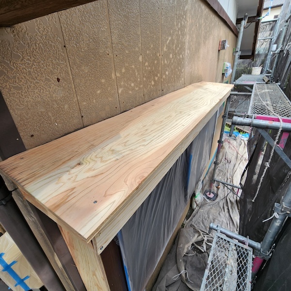 出窓の木部修繕 下地合板を張り付けました｜静岡県焼津市