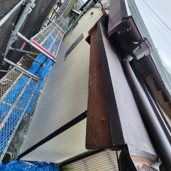 静岡県焼津市|木製の破風板に板金巻きを実施しました