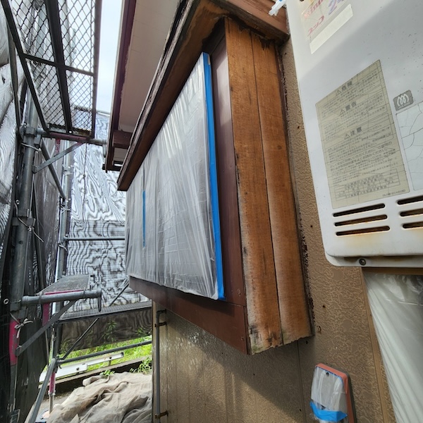 出窓の木部修繕 下地合板を張り付けました｜静岡県焼津市