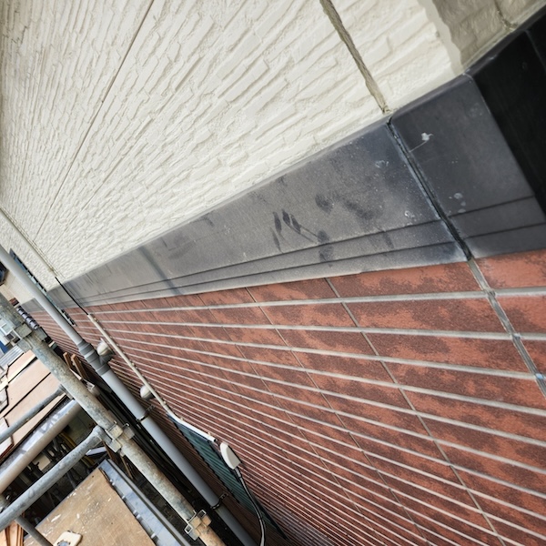 幕板の板金巻き工事 合板下地を取り付け|静岡県静岡市清水区