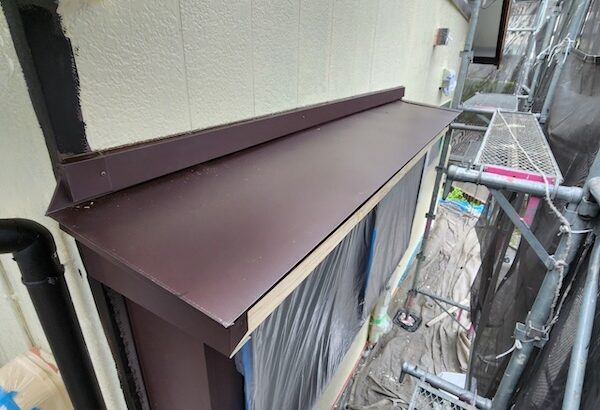 静岡県焼津市｜出窓庇 ルーフィングの敷設と板金を張り付け