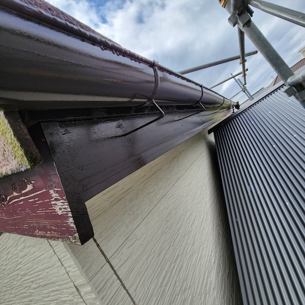 静岡県静岡市清水区｜木の破風板にガルバリウム鋼板を張りました