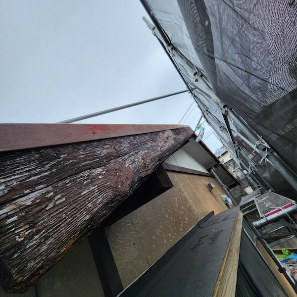 静岡県焼津市|木製の破風板に板金巻きを実施しました