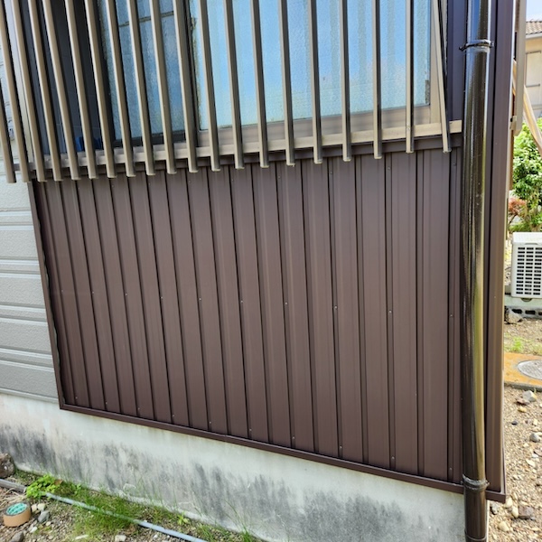 静岡県榛原郡吉田町｜新規金属系サイディング張り・シーリング処理を行いました！