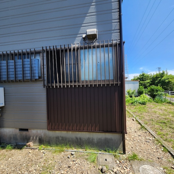 静岡県榛原郡吉田町 雨漏り修理 外壁部分張り替え工事「水が入っていたことがわかり、すぐに修理してくれました。ありがとうございます」