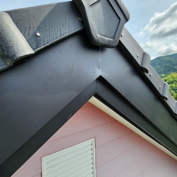大屋根・下屋の破風板板金巻き工事のご依頼!|静岡県静岡市