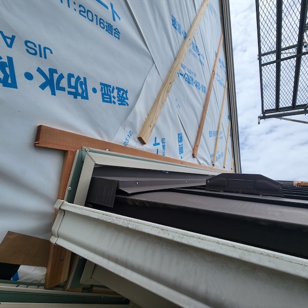 外壁カバー工事 継ぎ目処理 見切り材取り付け作業をレポート｜静岡県御殿場市東田中