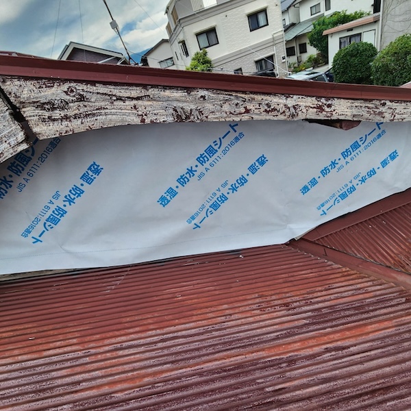 静岡県伊豆の国市|外壁カバー工事 防水紙張り付け・下地取り付け・水切り設置を実施しました!