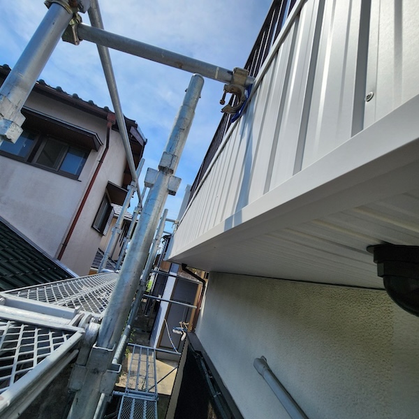 静岡県富士宮市 ベランダ雨漏り調査・修理・外壁カバー工事「突然の雨漏りでびっくりしましたが、すぐ対応してくれました。雨漏りが止まってホッとしています。」