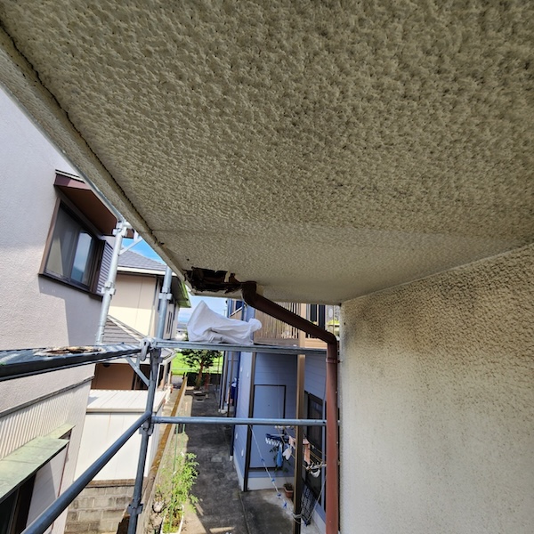 静岡県富士宮市|ベランダ雨漏り調査・修理・外壁カバー工事のご依頼がありました!