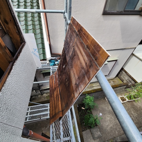 静岡県富士宮市|外壁部分解体〜雨漏り箇所補修〜防水紙張り付け